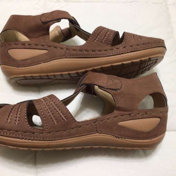 Luo ge sandals. Size 8.5. So lightweight and great cushion - Picture 4 of 8